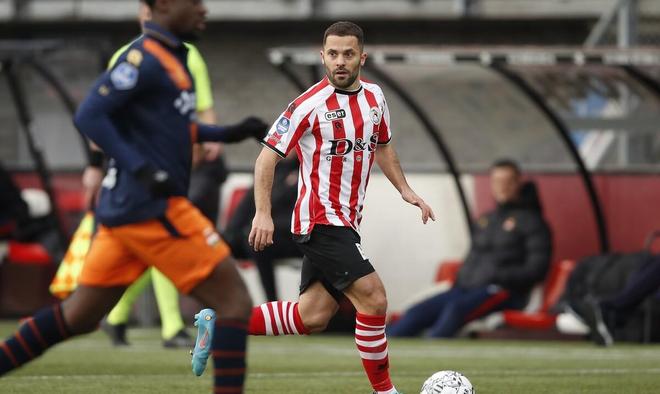 被认为是他 被认为是他